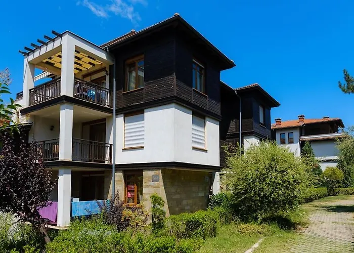 Lovely In Santa Marina, Apartment